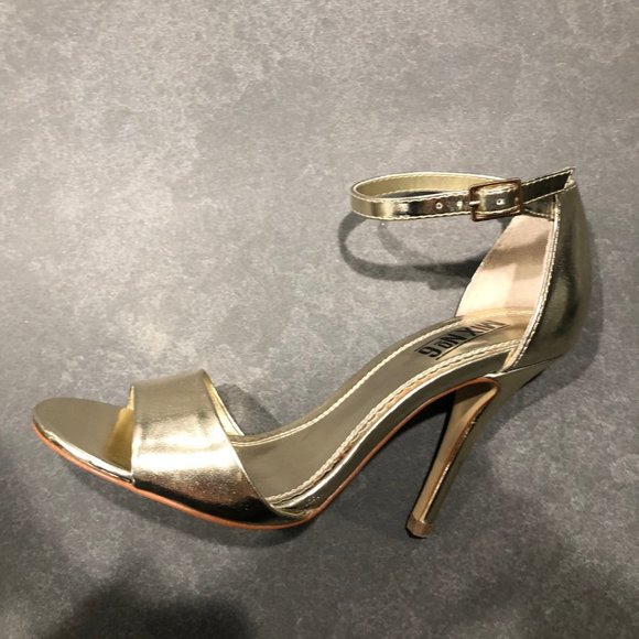 MIX NO. 6  Gold Women's Sandals - Size 7M - Picture 6 of 7